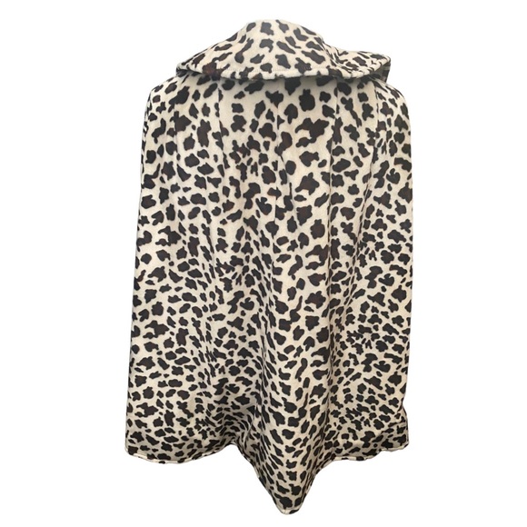 Cheetah Leopard Fleece Cape with a satin emerald green lining Size XL - Picture 11 of 12